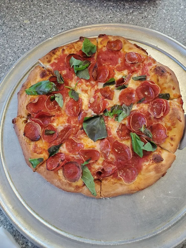 Pepperoni Pizza Hand Tossed